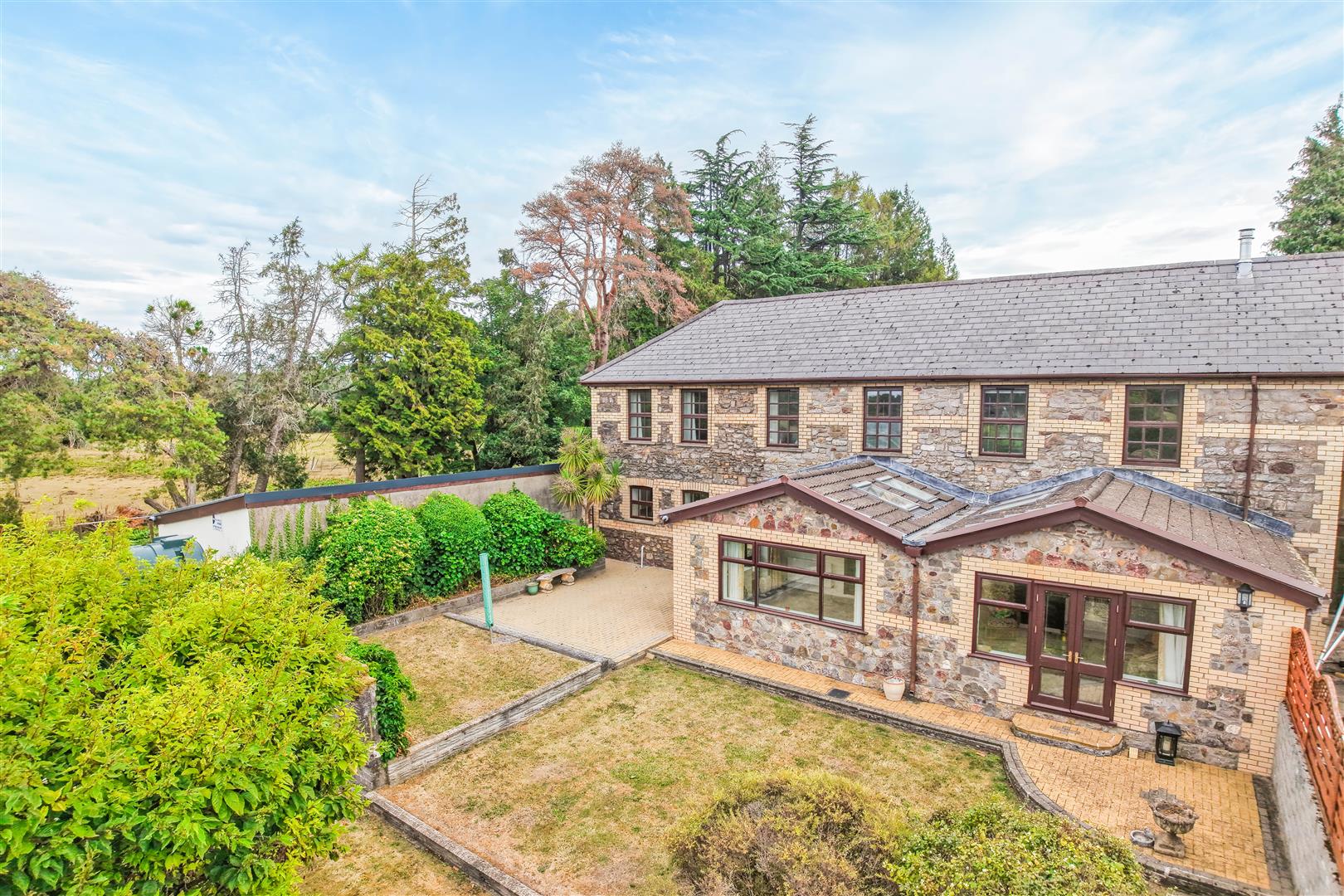 Henstaff Mews, Llantrisant Road, Groesfaen, Pontyclun, Rhondda Cynon Taff, CF72 8NG